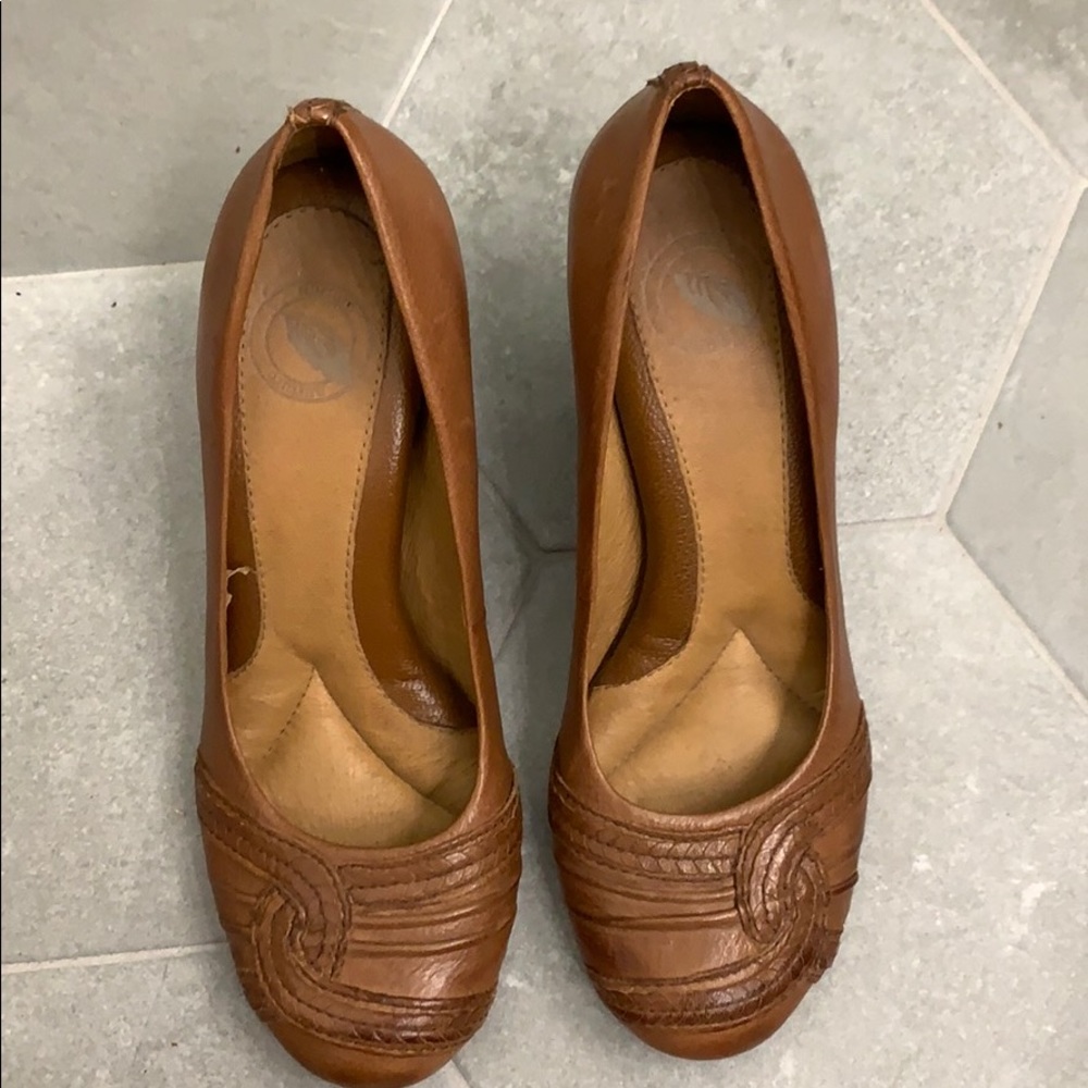 Nurture leather wedges